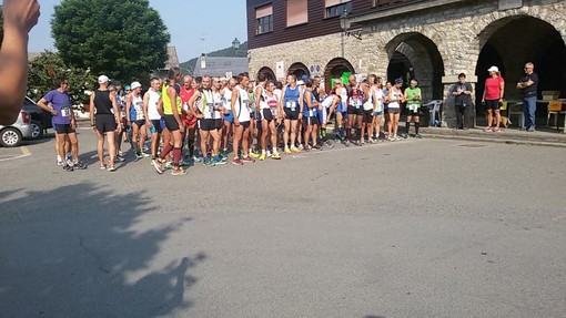 La partenza della prima maratonina di Santo Stefano d'Aveto, valevole anche come seconda tappa dell'Aveto Marathon