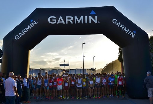 La partenza di una delle precedenti edizioni della mezza maratona di Chiavari