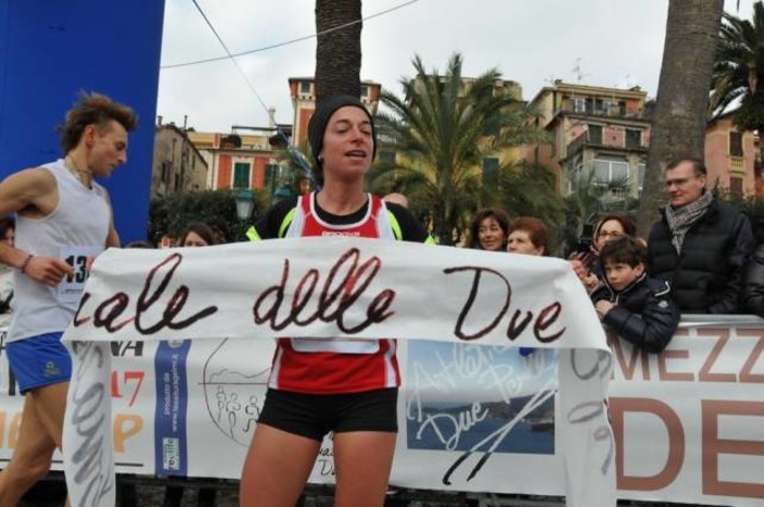 La genovese Emma Quaglia, qui in una foto scattata in occasione di una delle precedenti edizioni della mezza maratona delle Due Perle, quest'anno gareggerà nella Portofino Run del sabato