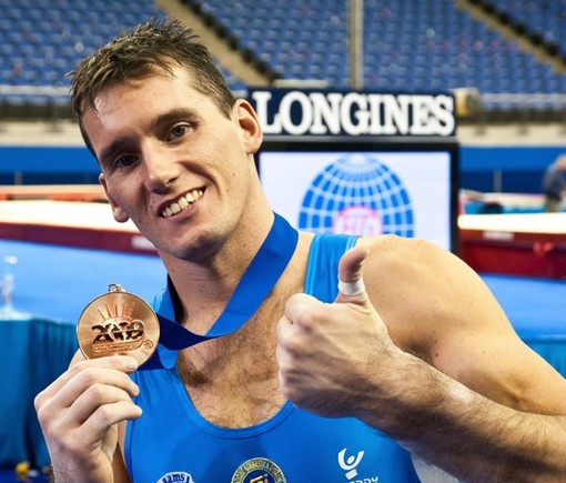 Igor Cassina, campione olimpico, iridato ed europeo di ginnastica artistica, si dedica ora al podismo e parteciperà alla prossima mezza maratona delle Due Perle