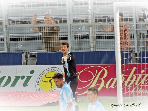 Andrea Paroni vuole mantenere la sua porta inviolata anche contro un avversario che nelle prime due giornate ha dimostrato di essere pericoloso (foto Agnese Carilli).