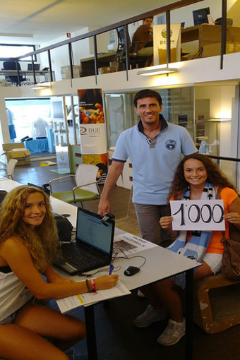 Nella foto, tratta da Entella.it, sorrisi e soddisfazione al momento di staccare l'abbonamento numero 1.000