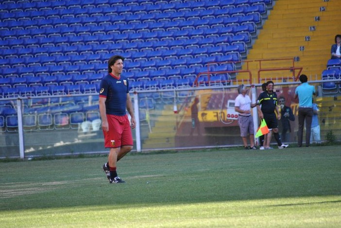 Il nuovo allenatore del Rivasamba Luca Cavallo in una foto, tratta dal suo profilo facebook, scattata allo stadio Luigi Ferrarsi di Marassi