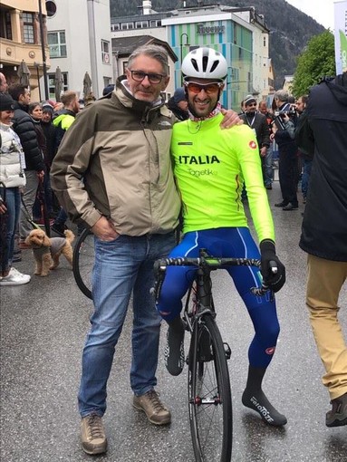 Luca Raggio, a destra, con Andrea Levaggi, suo team manager ai tempi del Gs Levante, alla partenza del Tour of the Alps, l'ex Giro del Trentino