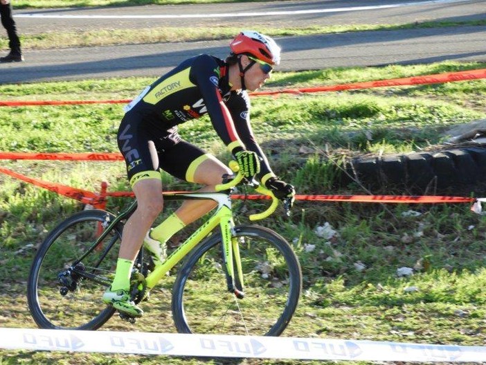Manuel Todaro in azione nel ciclocross Manuel Todaro in azione nel ciclocross