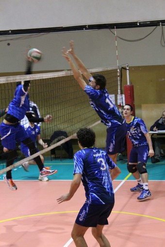 Dalla pallanuoto alla pallavolo, la nuova vita di Emilio Calvauna