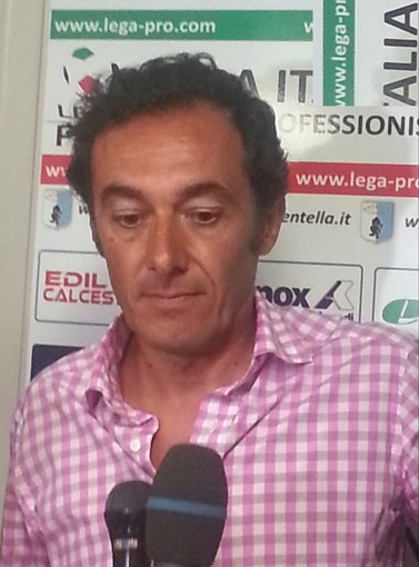 Luca Prina oggi rientra in panchina dopo la squalifica.