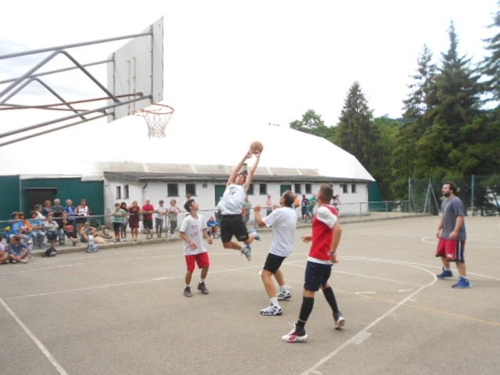 Una momento del torneo di basket