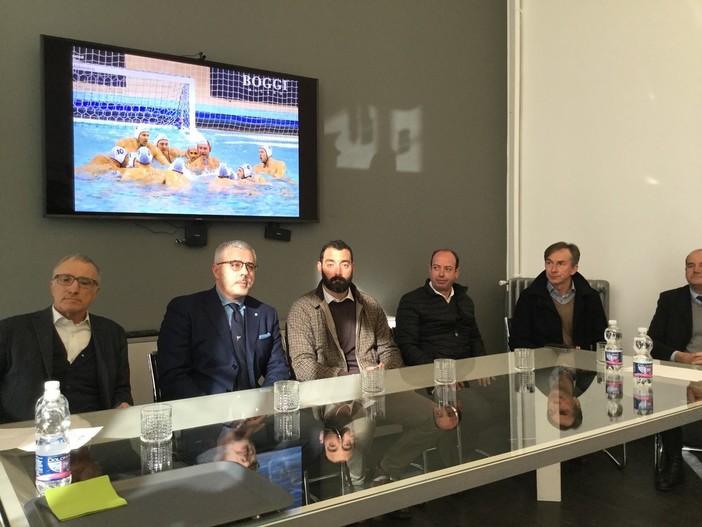 Un momento della presentazione, giovedì mattina a Chiavari, del concentramento valevole per la Coppa Italia di pallanuoto Un momento della presentazione, giovedì mattina a Chiavari, del concentramento valevole per la Coppa Italia di pallanuoto
