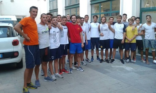 Il gruppo dei giocatori della Chiavari Nuoto radunati per l'inizio della preparazione, in vista del prossimo campionato di serie A2