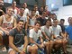 La squadra della Chiavari Nuoto insieme al proprio capitano, Tommaso Botto, terzo da sinistra seduto