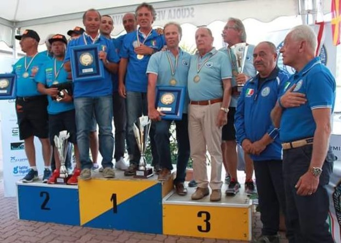 Il podio dei campionati italiani di traina costiera andati in scena a Rapallo e organizzati dalla locale sezione della Lega Navale Italiana Il podio dei campionati italiani di traina costiera andati in scena a Rapallo e organizzati dalla locale sezione della Lega Navale Italiana