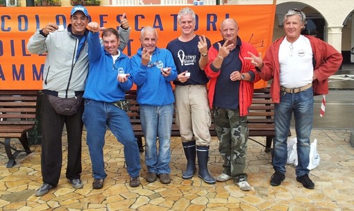 I componenti delle coppie che si sono aggiudicate le prime tre posizioni del campionato sociale del Circolo Pescatori Dilettanti Sammargheritesi