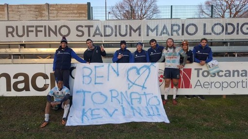 Lo striscione con cui è stato salutato il ritorno in campo del giocatore della Tossini Pro Recco Kevin Cacciagrano, rimasto lontano dai terreni di gioco per otto mesi a causa di un brutto infortunio al ginocchio