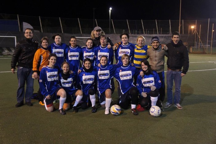 In piedi da dx: (dirigente) Cau, Lust, Peri, Nappi, Rosasco, Presi, Baravaglio, (Dirigente) Levaggi, Muzio, Prado (Mister) Manduel (preparatore portieri). In ginocchio da dx: Arata, Maddalo, Bonutti, Dalfiume, Romagnoli (cap.) Cancedda. In piedi da dx: (dirigente) Cau, Lust, Peri, Nappi, Rosasco, Presi, Baravaglio, (Dirigente) Levaggi, Muzio, Prado (Mister) Manduel (preparatore portieri). In ginocchio da dx: Arata, Maddalo, Bonutti, Dalfiume, Romagnoli (cap.) Cancedda.