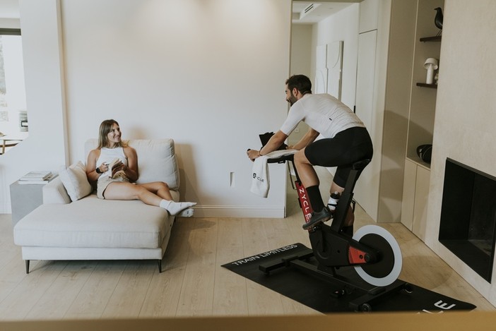 Guida per scegliere una bici indoor adatta a ogni tipo di allenamento
