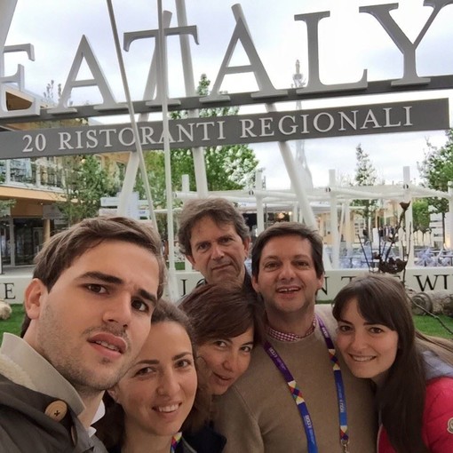 Lo &quot;staff&quot; del ristorante O Magazin di Portofino all'Expo Milano 2015