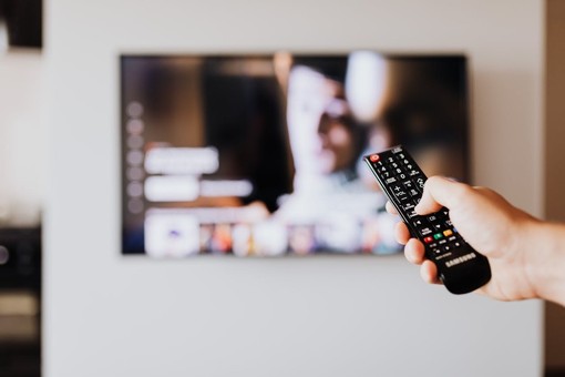 Programmi stasera in TV: guida ai film e ai programmi imperdibili della serata Programmi stasera in TV: guida ai film e ai programmi imperdibili della serata